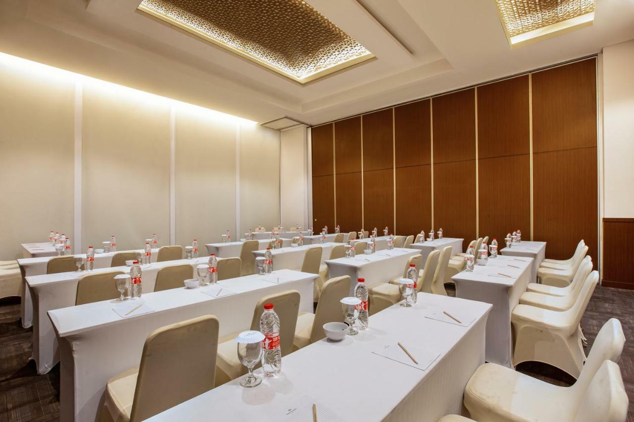 Hotel Santika Gresik Zewnętrze zdjęcie