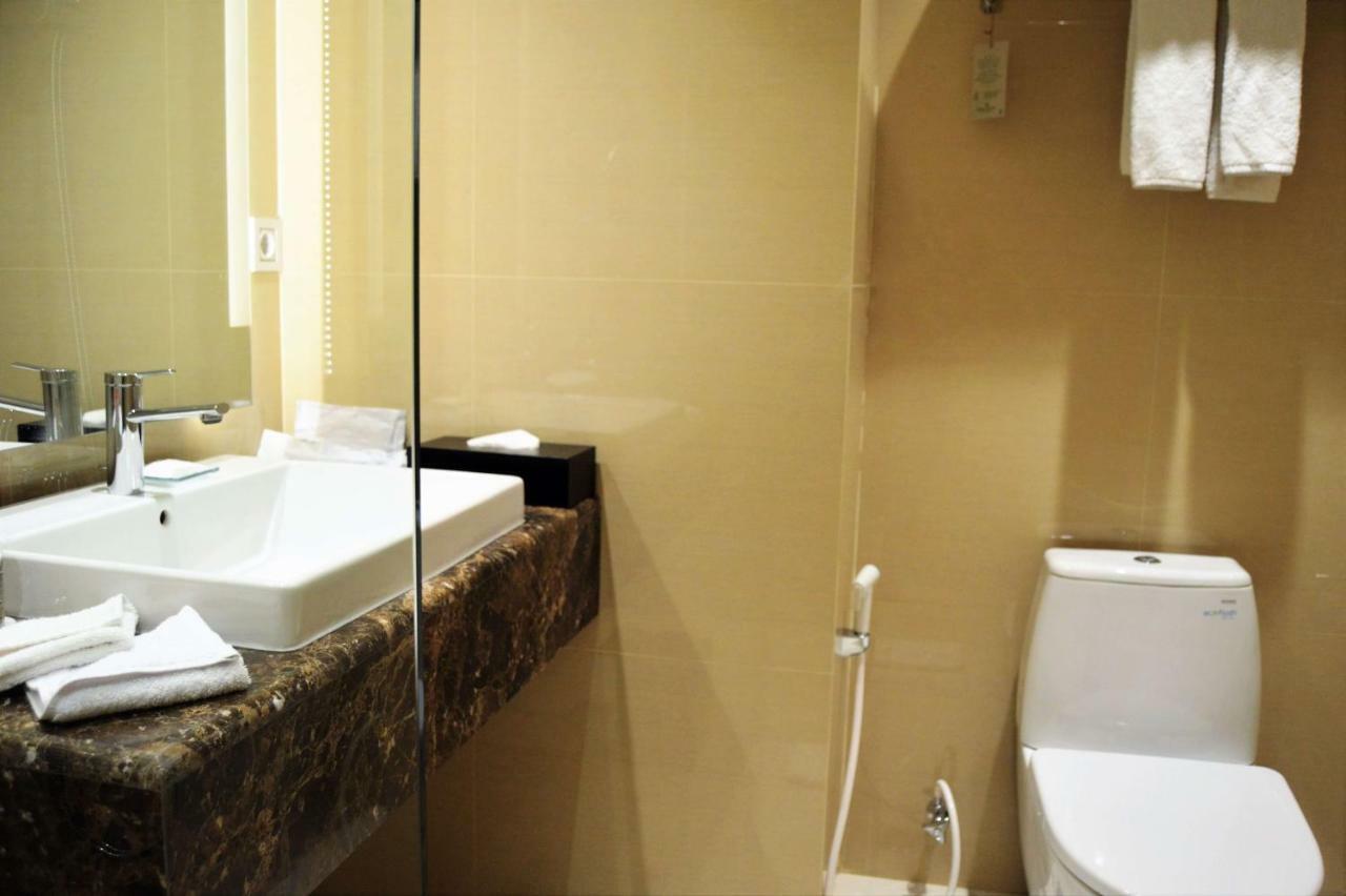 Hotel Santika Gresik Zewnętrze zdjęcie
